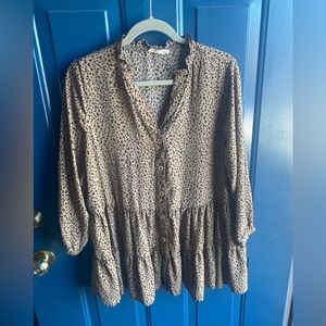 Entro size L blouse. Tan with black animal print. Tiered tunic length